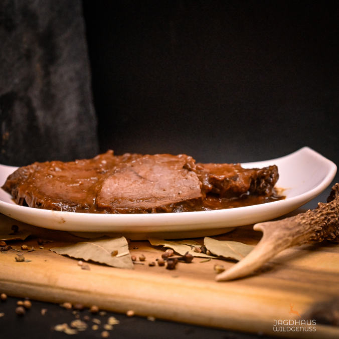 Hirschbraten in Spätburgundersoße